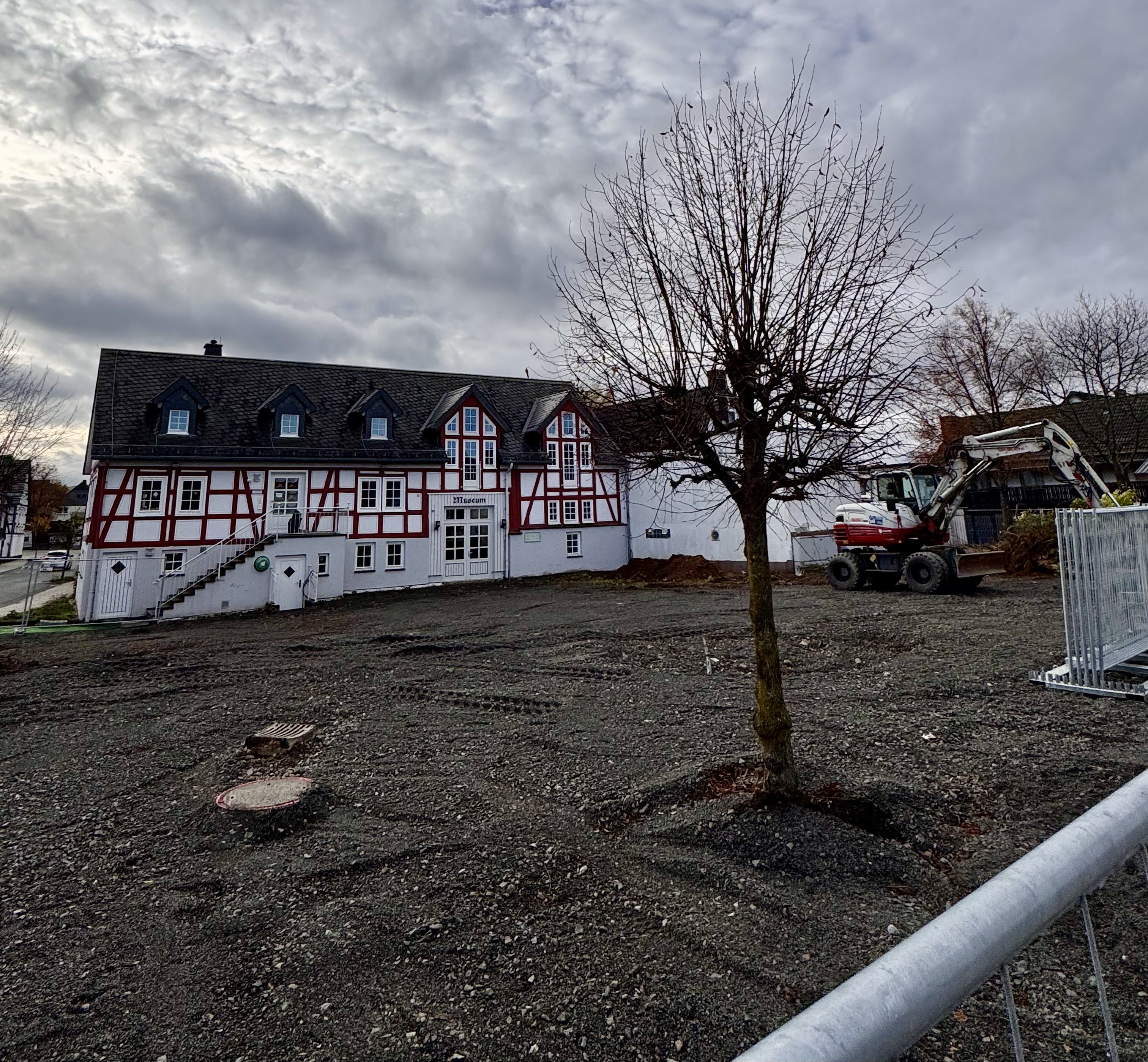 Der Neubau des Brunnenplatzes hat bereits begonnen